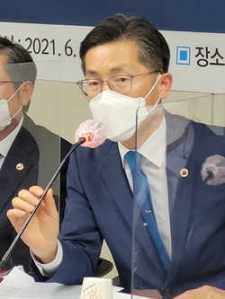 의협 이필수 회장은 일탈 의사에 대한 강력한 제재를 위해서라도 자율징계권이 필요하다고 말했다.