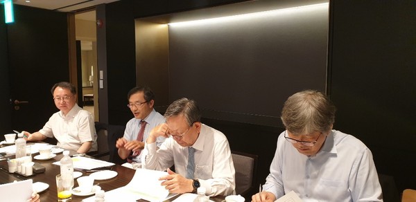 2020 두산연강학술상 심사 장면