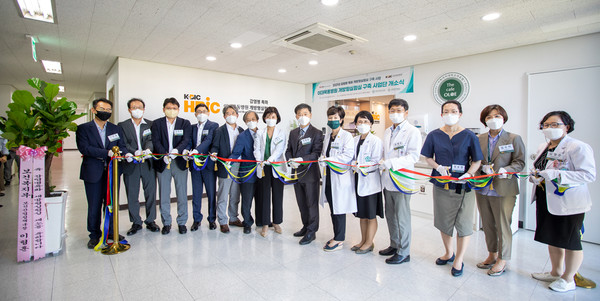 이대목동병원은 지난 14일 개방형 실험실 구축사업단 개소식을 개최했다(사진제공: 이화의료원).
