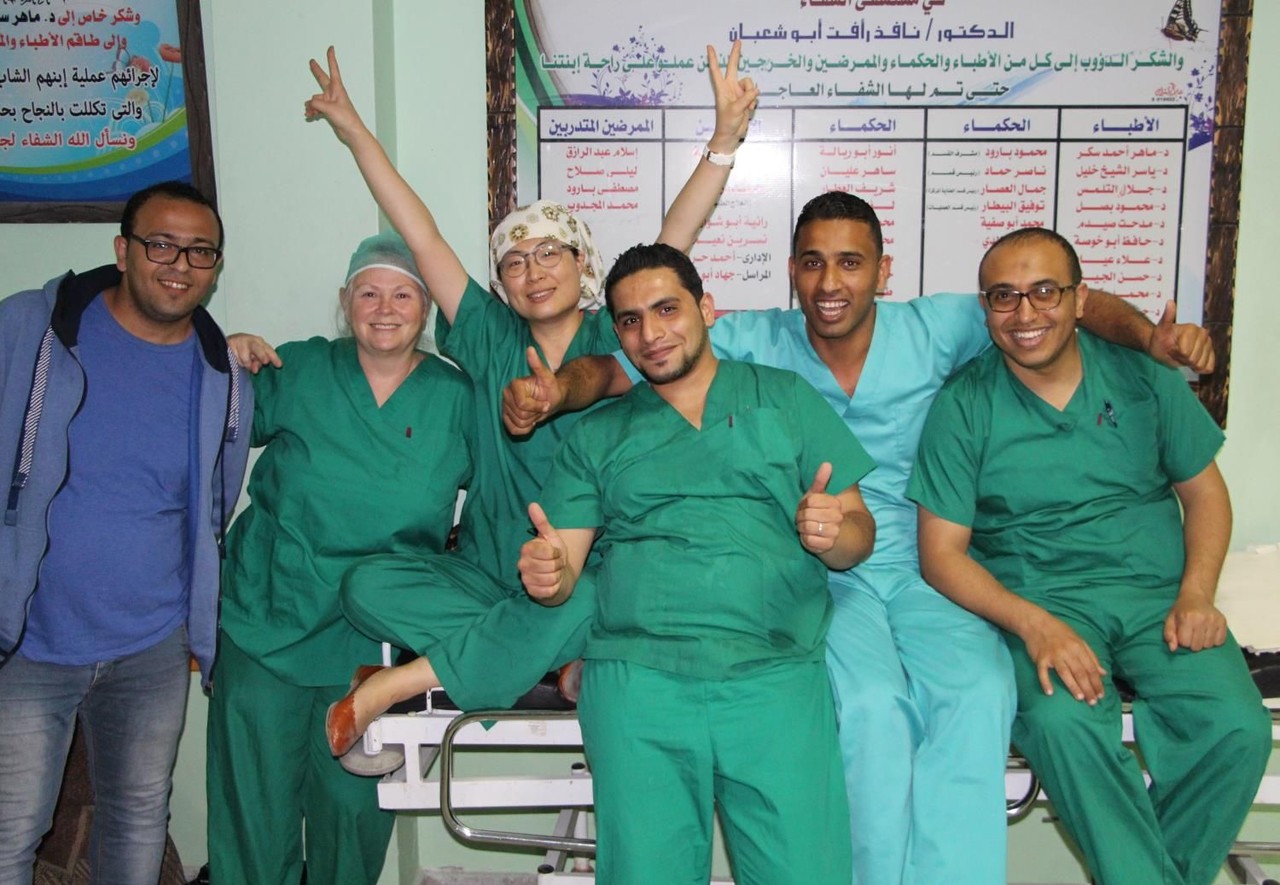 지난 2016년 팔레스타인 가자지구 수술팀에 참여한 이효민 활동가(사진제공: 국경없는 의사회)
