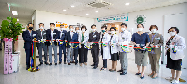 이대목동병원은 지난해 9월 14일 개방형 실험실 구축사업단 개소식을 개최했다(사진제공: 이화의료원).