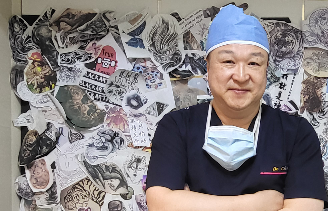 의사이자 타투이스트로 활동하는 빈센트의원 조명신 원장을 만나 타투이스트를 시작하게 된 계기와 타투이스트 합법화 문제에 대한 그의 의견을 들어봤다.