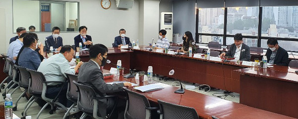 대한의사협회 정보의학전문위원회는 지난 25일 3차 회의를 열고 공적 전자처방전 문제를 비롯해 의료플랫폼, EMR인증 등 안건에 대해 논의했다(사진제공: 의협).