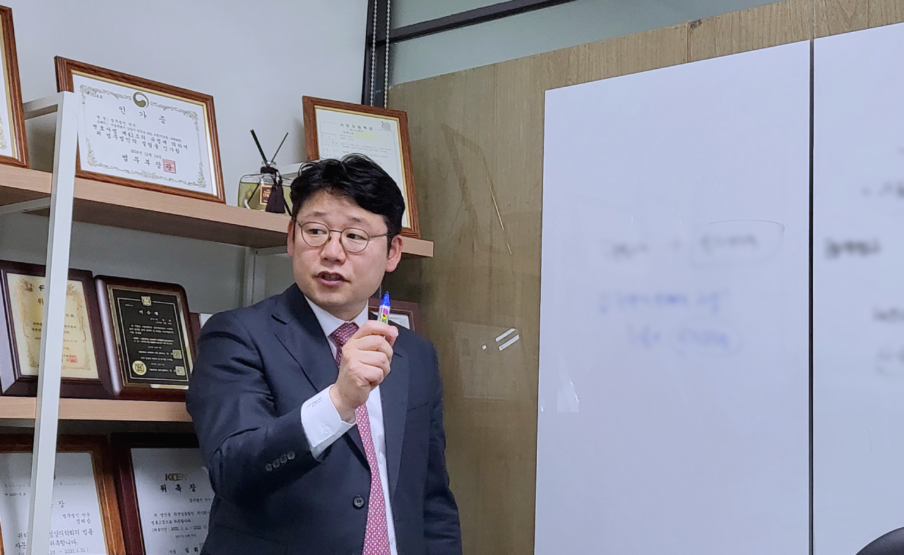 법무법인 반우 김주성 변호사는 지난 28일 기자들과 만나 요양병원 식대 환수 처분 취소 판결 전말을 설명했다.