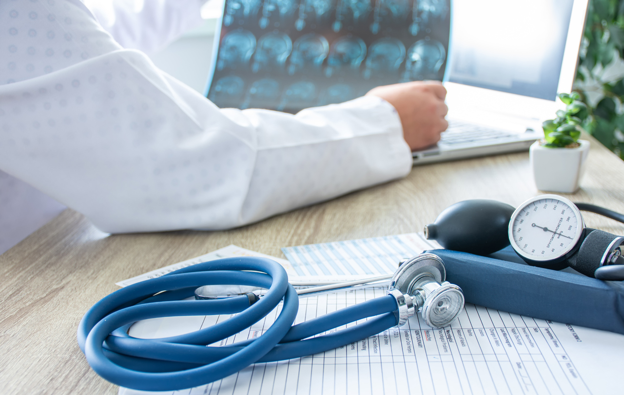 대한뇌졸중학회는 15일 성명을 내고 정부가 추진하는 뇌졸중 안전망 구축이 중앙심뇌혈관질환센터 설치에서 시작돼야 한다고 했다(사진출처: 게티이미지).