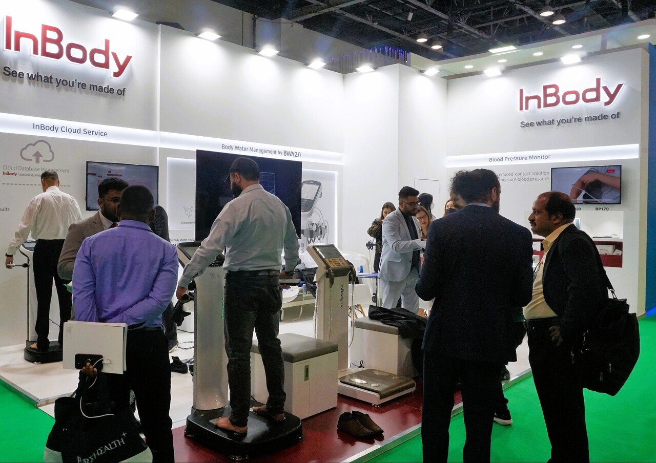 아랍헬스 2023 인바디 부스 현장 사진.
