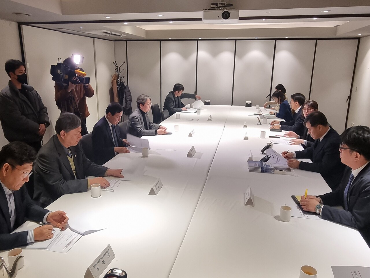 지난 2월 9일 열렸던 의료현안협의체 2차 회의 모습. 양 측은 이날 비대면 진료 제도화 세부내용에 합의했다.