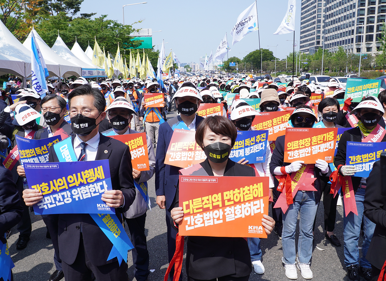 대한간호조무사협회가 오는 25일 1차 경고파업을 시작으로 권역별 파업에 돌입하기 위한 준비에 본격적으로 나선다고 밝혔다(사진제공: 대한간호조무사협회).