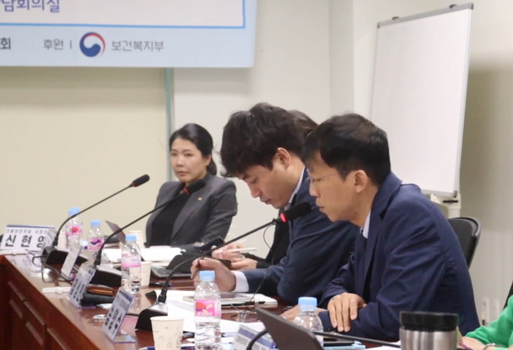 정부는 의대 정원 확대를 추진하겠다는 의지를 강력히 드러냈다(이미지출처: 유튜브 '신현영TV' 캡처).