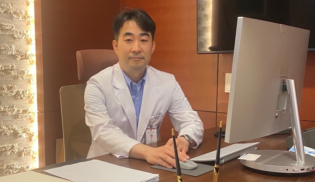 ‘FIFA U-20 월드컵 아르헨티나 2023’ 한국 대표팀 팀닥터로 함께한 고려대구로병원 정형외과 배지훈 교수는 청년의사와 인터뷰에서 국내 유소년 선수 부상관리 시스템을 개선해야 한다고 말했다(ⓒ청년의사).