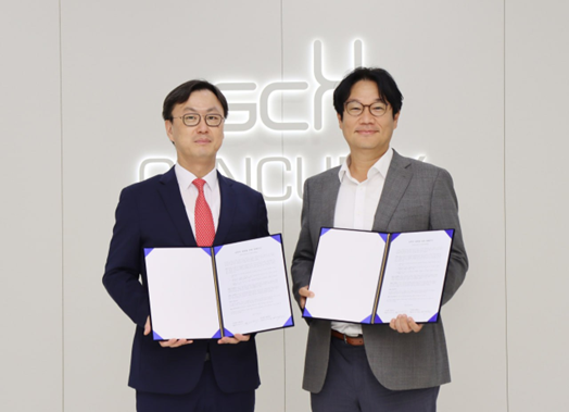 딥바이오 김선우 대표(왼쪽)와 젠큐릭스 조상래 대표(오른쪽) 모습. 