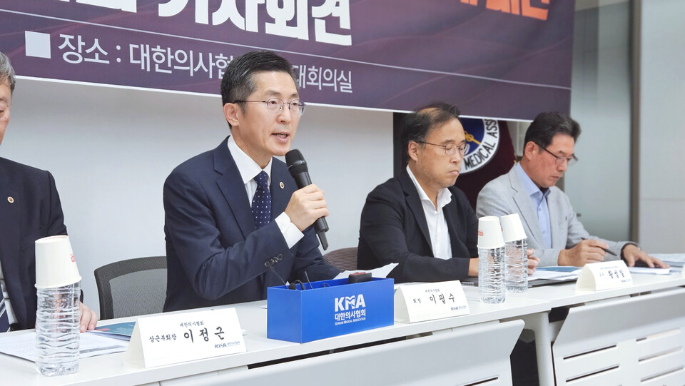 의협 이필수 회장은 의료일원화는 언젠가 이뤄야 할 문제라면서 KMA POLICY나 대의원회에서 심도 깊게 논의하겠다고 밝혔다(ⓒ청년의사).