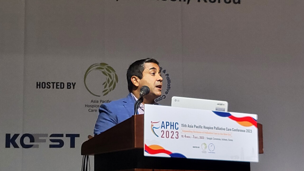 카말 교수는 늘어나는 완화의료 수요에 대비하기 위해 IT를 활용할 필요가 있다고 강조했다(ⓒ청년의사).