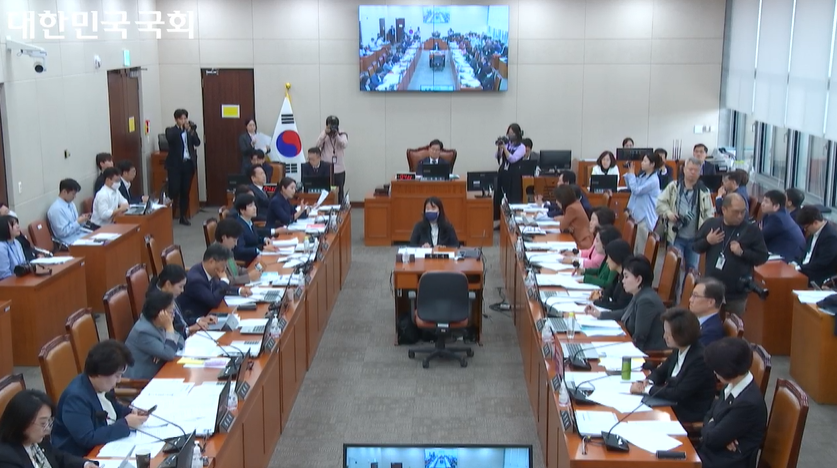 국회 보건복지위원회는 12일 오전 보건복지부와 질병관리청을 대상으로 국정감사 이틀차 일정을 시작했다(사진 : 국회방송 캡쳐).