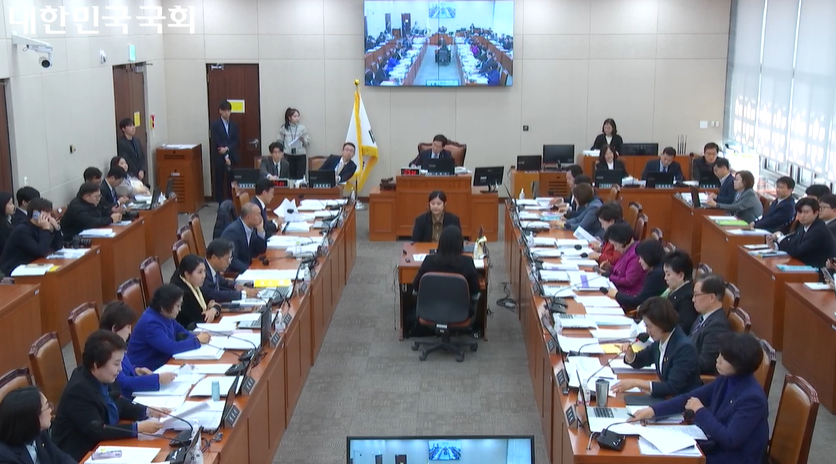 9일 오전 열린 국회 보건복지위원회 전체회의에서는 대한의사협회의 의료현안협의체 위원 교체에 따른 회의 취소에 대한 지적이 나왔다(사진 : 국회방송 캡쳐).