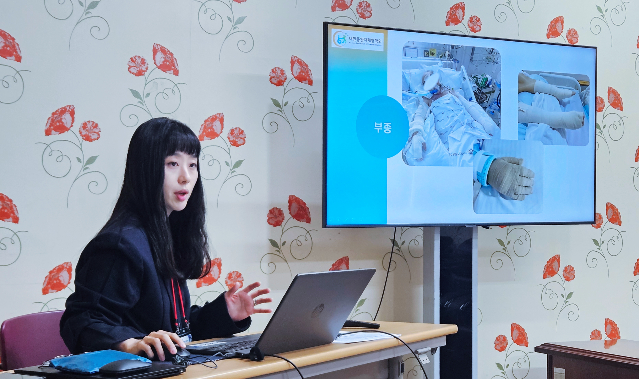 전문적인 재활치료를 받지 못한 환자는 각종 합병증에 시달리며 퇴원 후에도 일상 생활에 어려움을 겪는다(ⓒ청년의사).