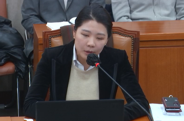 더불어민주당 신현영 의원은 20일 열린 국회 보건복지위원회 전체회의에서 정부가 의대 정원 확대에만 매몰돼 있다고 비판했다(ⓒ청년의사).