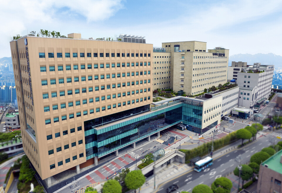 카톨릭대 성빈센트병원은 3번의 도전 끝에 처음으로 상급종합병원 지정에 성공했다(사진제공: 가톨릭대 성빈센트병원).