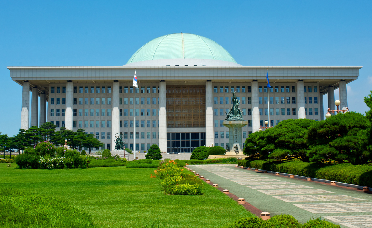 국회 법제사법위원회가 국민건강보험공단에 특별사법경찰권을 부여하는 법안을 상정해 논의했으나 의견을 좁히지 못했다(사진출처: 게티이미지).