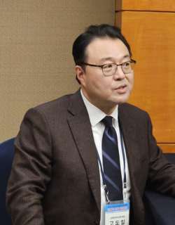 대한신경외과의사회 고도일 회장은 의료 사고와 관련된 형사 처벌과 과도한 배상과 관련해 법조계와 소통 창구를 만들 필요가 있다고 강조했다(ⓒ청년의사).