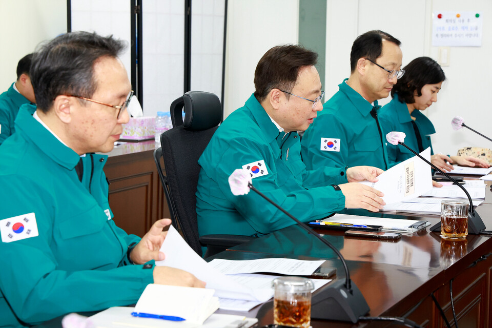 보건복지부는 지난 6일 조규홍 장관 주재로 의사 집단행동 대응 방안 회의를 개최해 '집단행동 및 집단행동 교사 금지' 명령을 선제 발령했다(사진 제공 : 보건복지부).