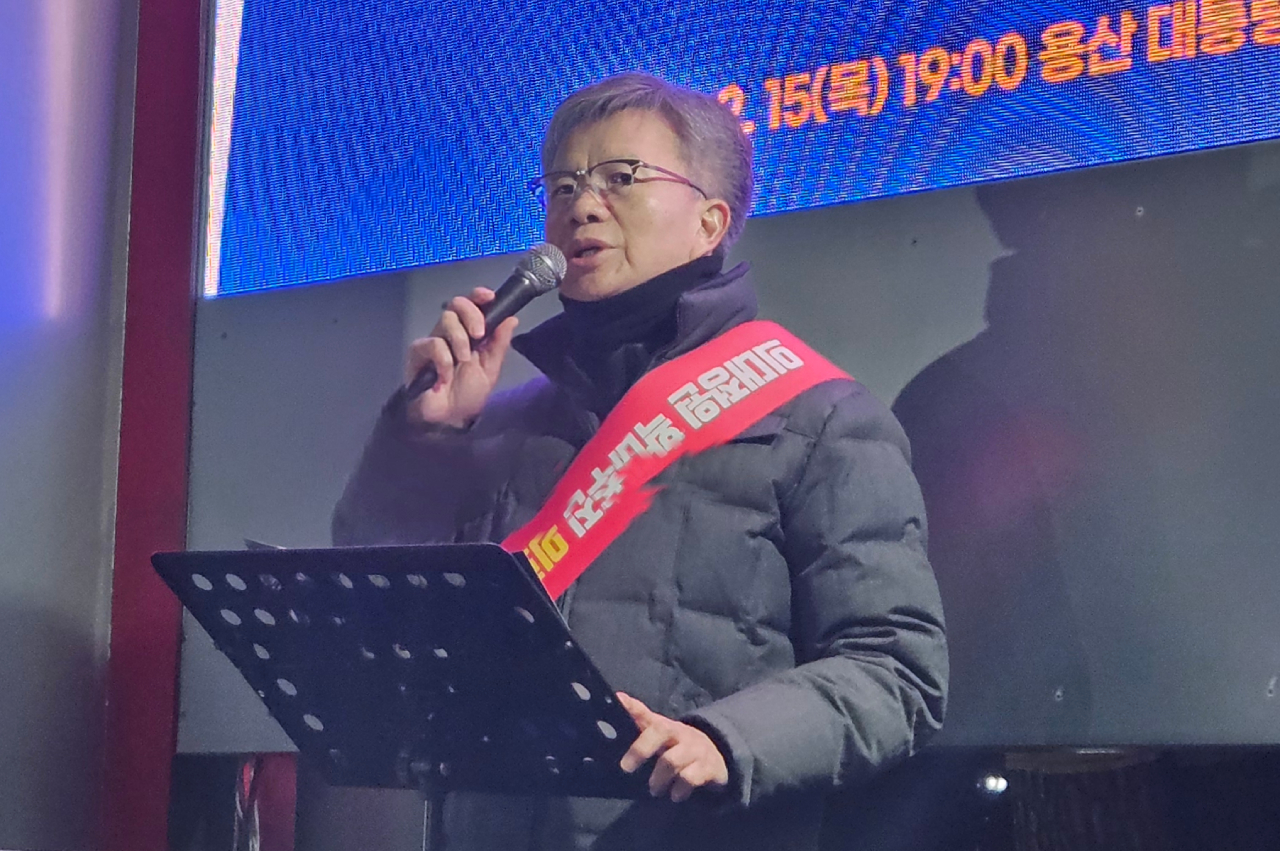 궐기대회 현장을 찾은 대한의사협회 김택우 비상대책위원장은 의대 정원 증원과 필수의료 패키지 정책을 반드시 저지하겠다고 했다(ⓒ청년의사).