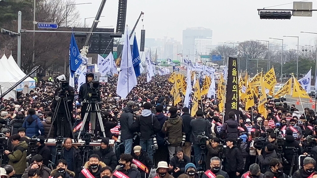 3일 서울 여의도 대로에는 대한의사협회 비상대책위원회 개최 전국 의사 총궐기대회가 열렸다(ⓒ청년의사).