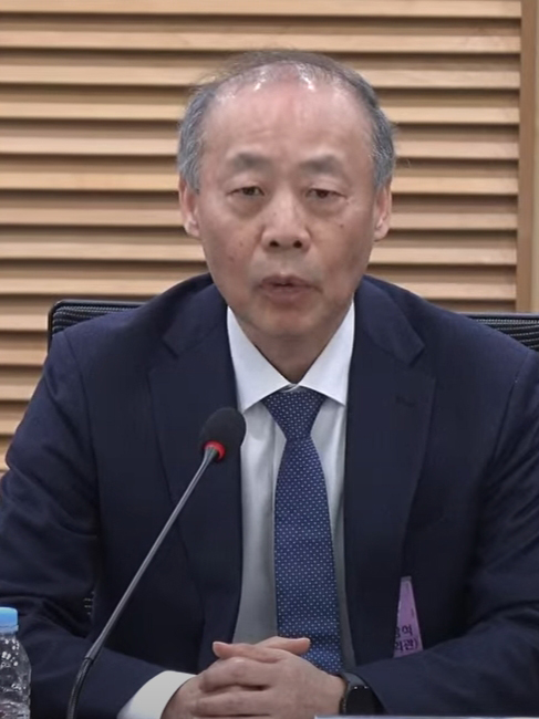 서울의대 예방의학과 홍윤철 교수