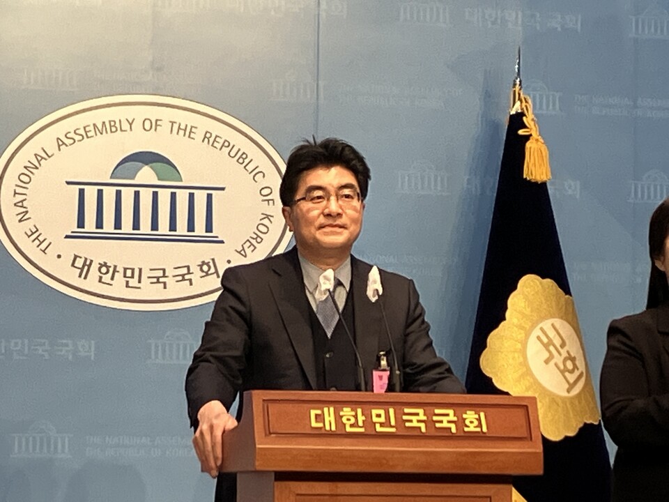 서울의대교수협의회 방재승 비상대책위원장이 경제협력개발기구(OECD) 같이 공신력 있는 기관에 국내 의료인력 데이터 연구를 의뢰하는 방안을 제시했다(ⓒ청년의사). 