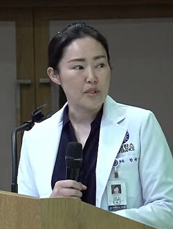 한송이 교수는 정부가 상급종합병원 전문의 중심 전환에 드는 비용을 어떻게 마련할지 의문이라며 