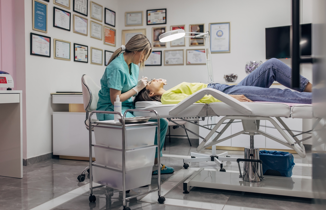 보건의료 위기 '심각' 단계 경보 발령 시 외국면호 소지자의 국내 의료행위 허용 추진을 담은 의료법 시행규칙 개정안에 대한 반대 의견이 빗발치고 있다(사진출처: 게티이미지).