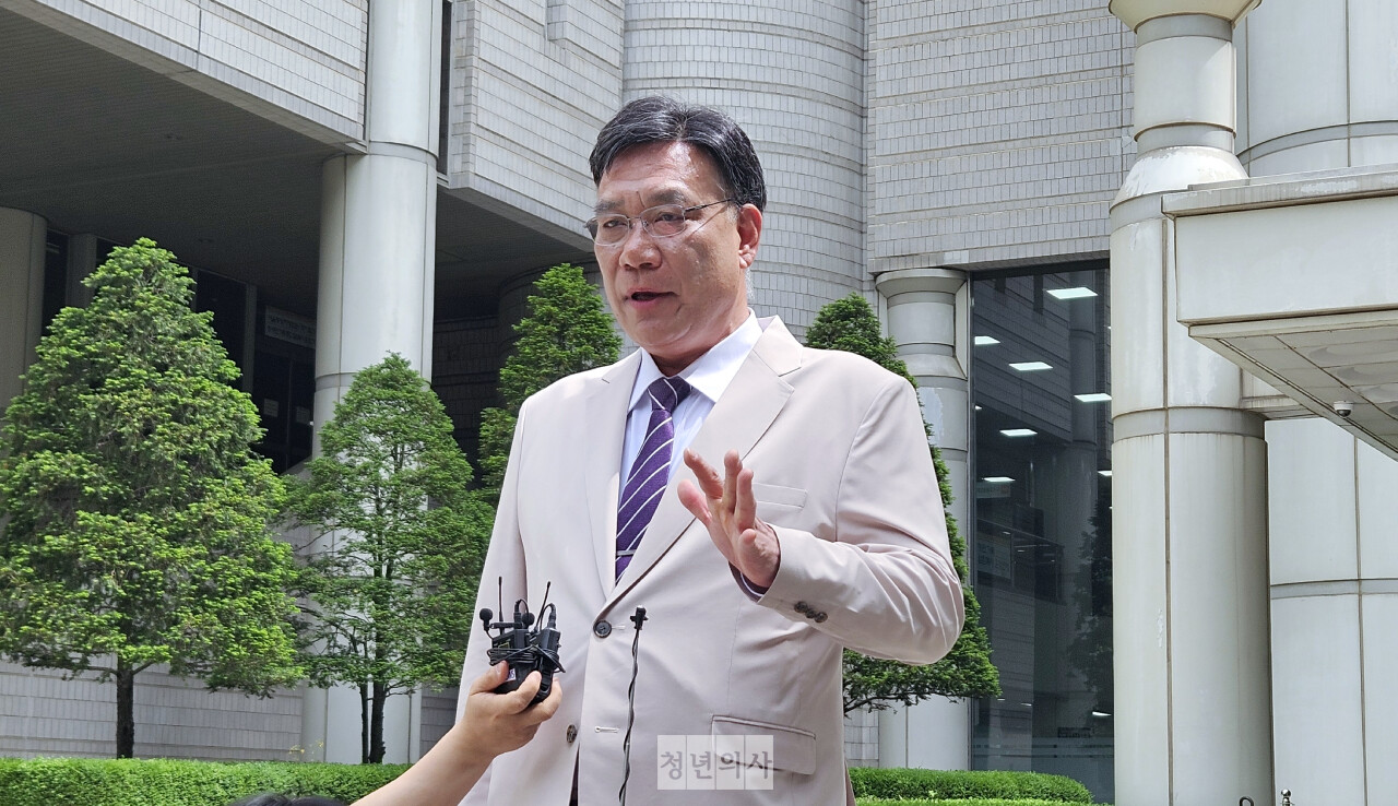 이병철 변호사는 한덕수 국무총리와 보건복지부 박민수 제2차관을 허위사실 유포와 업무방해 혐의로 고발했다.