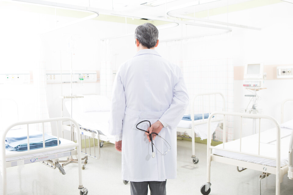 인도주의실천의사협의회는 17일 입장문을 내고 정부가 현 집단 휴진 사태를 책임 지고 해결하라고 촉구했다(사진출처: 게티이미지). 