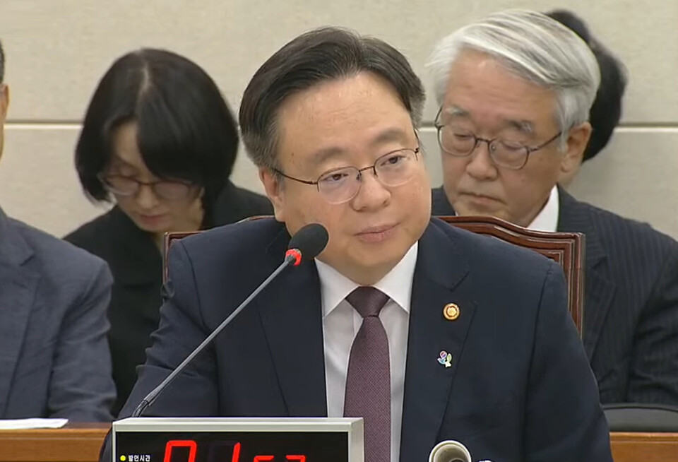 보건복지부 조규홍 장관은 26일 국회 보건복지위원회 청문회에 출석해 의대 정원 2,000명 증원을 본인이 결정했다고 밝혔다(국회방송 화면 갈무리).