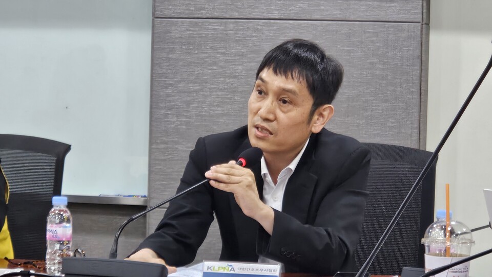 대한간호조무사협회 전동환 기획실장은 간호조무사 시험 응시 자격에서 학력이 제한돼 간호조무사들이 차별 받고 있다고 주장했다(ⓒ청년의사).