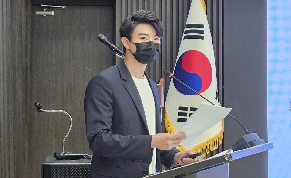 의사 해외 진출 방안을 다룬 사직 전공의는 그래도 한국에서 의사로 일하고 싶다는 뜻을 내비쳤다(ⓒ청년의사).