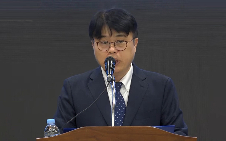 대한의사협회 임현택 회장은 19일 오후 서울 용산구 회관에서 기자회견을 열고 대통령실 장상윤 사회수석, 보건복지부와 교육부 장·차관 경질 등을 요구했다. 