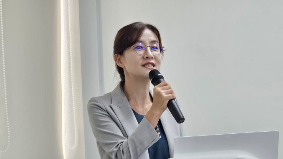 대한간호협회 최훈화 정책전문위원은 간호사 업무범위 시범사업에 참여하지 않는 의료기관에서 불법진료로 내몰린 간호사들이 최근 의료법 위반으로 고소당한 사례도 발생했다고 밝혔다(ⓒ청년의사).