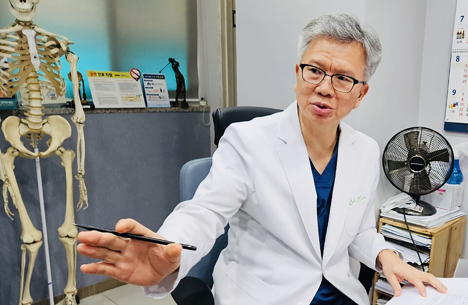 전국시도의사회장협의회 김택우 회장(강원도의사회장)은 대한의사협회 출입기자단과 가진 인터뷰에서 임현택 집행부가 "역량을 강화해 능력을 보여줘야 한다"고 지적했다(사진 출처: 의협 출입기자단).