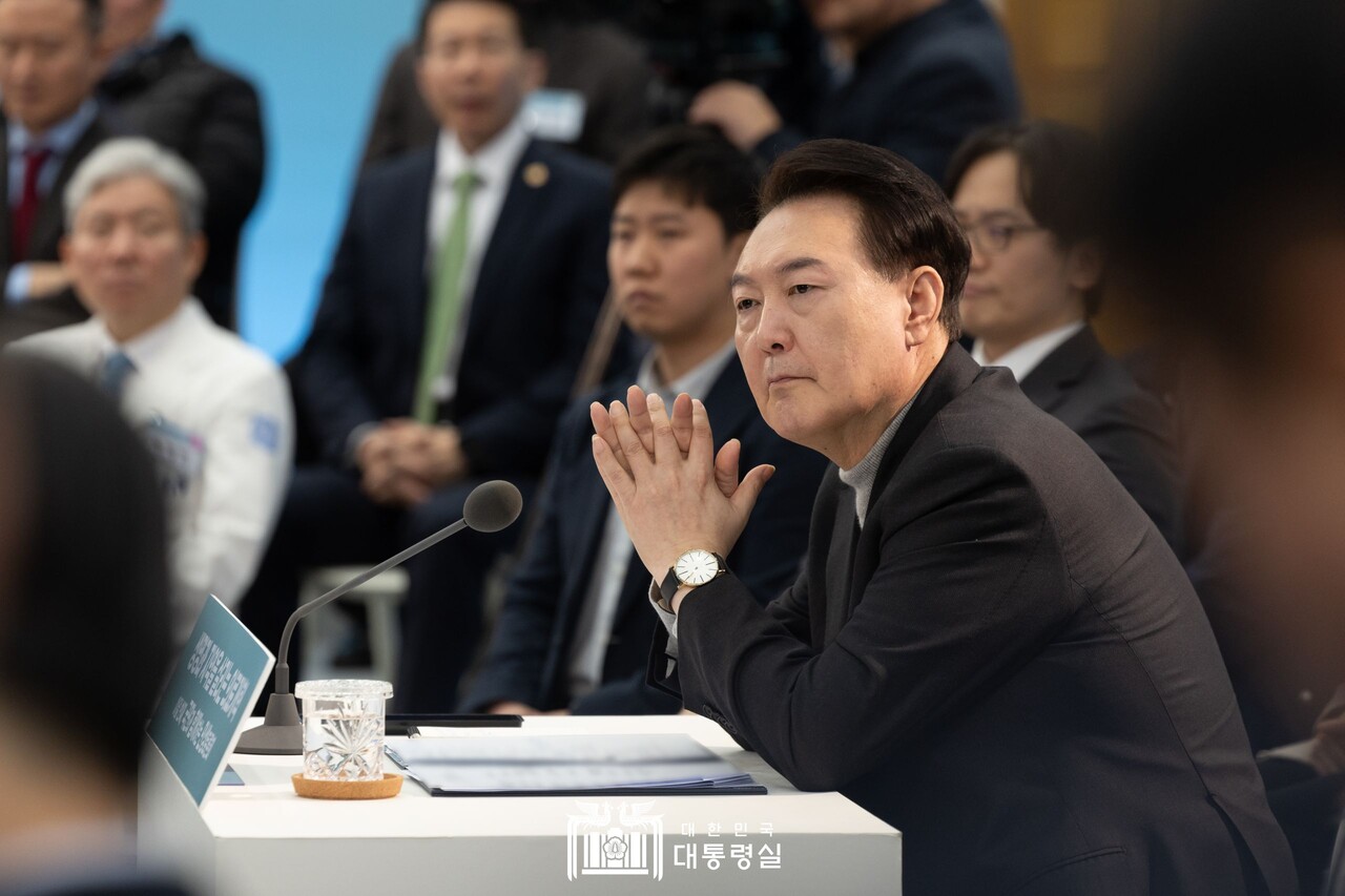 정부가 1일 발표한 필수의료 정책 패키지에 지역의사회가 반발하고 있다(사진 출처: 대통령실).