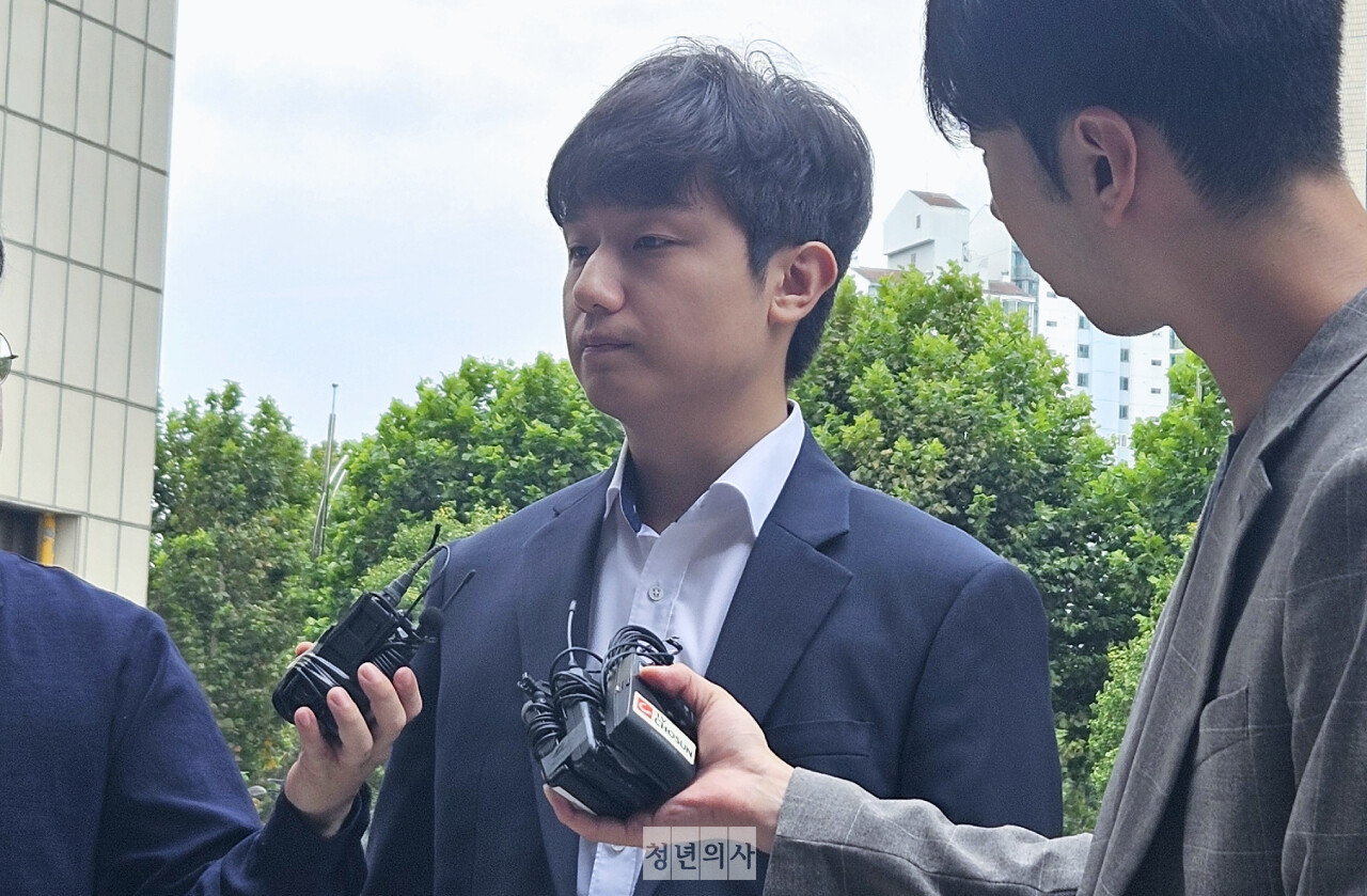 경찰은 5일 서울대병원 전공의협의회 대표를 지낸 박재일 전공의를 참고인 신분으로 소환했다(ⓒ 청년의사).