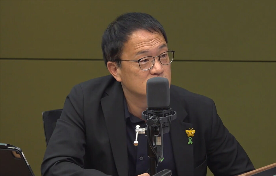 더불어민주당 박주민 의원은 6일 CBS 라디오 '김현정의 뉴스쇼'에 출연해 2025학년도 의대 정원 증원 재검토 필요성을 이야기했다(사진: CBS 김현정의 뉴스쇼 유튜브 채널 방송 화면 갈무리).