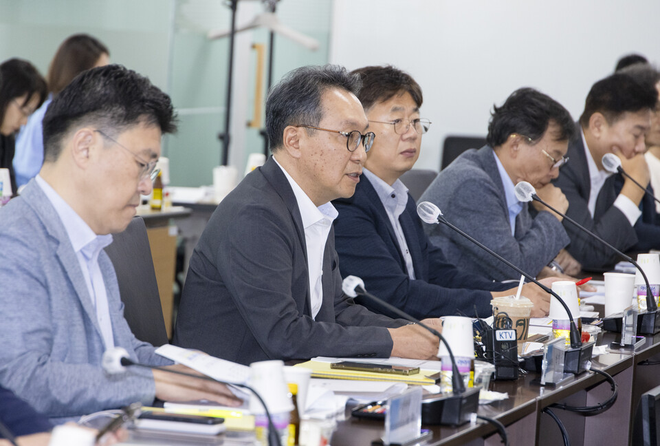 보건복지부는 6일 오후 2024년 제17차 건강보험정책심의위원회를 개최해 2025년도 건강보험료율을 동결하기로 결정했다(사진 제공 : 보건복지부).