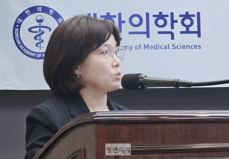 대한의학회는 정부의 전공의 수도권과 비수도권 정원 조정이 역효과만 불러왔다고 비판했다(ⓒ청년의사).