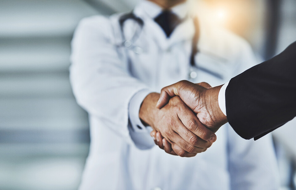 정부가 '계약형 필수의사제' 시범사업에 준비된 지자체는 어디든 참여가 가능하다고 강조했다.(사진출처: 게티이미지).