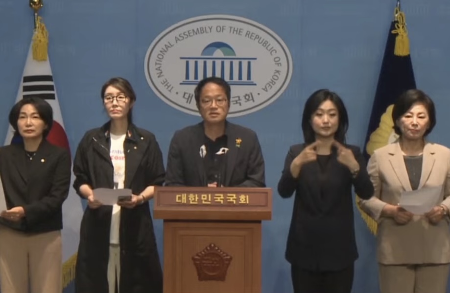 더불어민주당 의료대란대책특별위원회가 윤석열 대통령과 한동훈 국민의힘 대표의 만찬 회동을 두고 '빈손 만찬'이었다며 비난의 목소리를 높였다(ⓒ청년의사). 