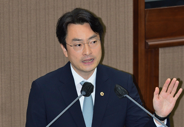 박유진 서울시의원(더불어민주당)은 정부가 비상진료체계 유지를 위해 지자체에 총 1,712억원의 재난관리기금을 투입하라고 요청했다고 밝혔다(사진출처: 박유진 서울시의원실).