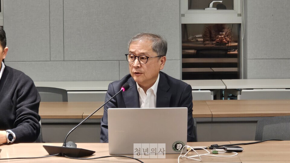 지난 4일 대한의사협회 회관에서 열린 의료윤리연구회 모임에서는 젊은 의사 단체의 조직력을 강화해야 한다는 당부가 나왔다(ⓒ청년의사).