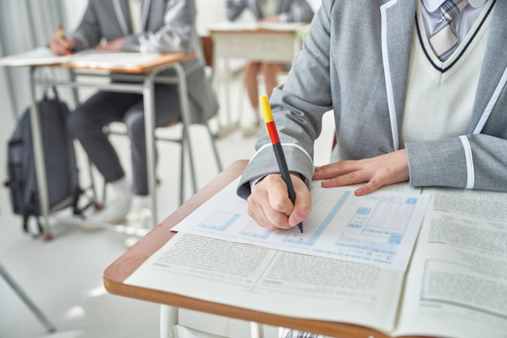 교육부와 한국교육과정평가원은 최근 2025학년도 대학수학능력시험 응시자 중 'N수생' 등 졸업생이 16만1,784명이라고 밝혔다(사진출처: 게티이미지)