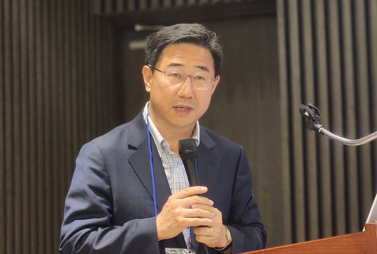 의협 박형욱 비상대책위원장이 정부가 의대 정원 부작용을 외면하고 있다고 직격했다(ⓒ청년의사).